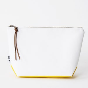 Piccola borsa da toilette, borsa impermeabile realizzata con teloni di camion, borsa per il pranzo da donna, borsa per cosmetici idrorepellente immagine 7