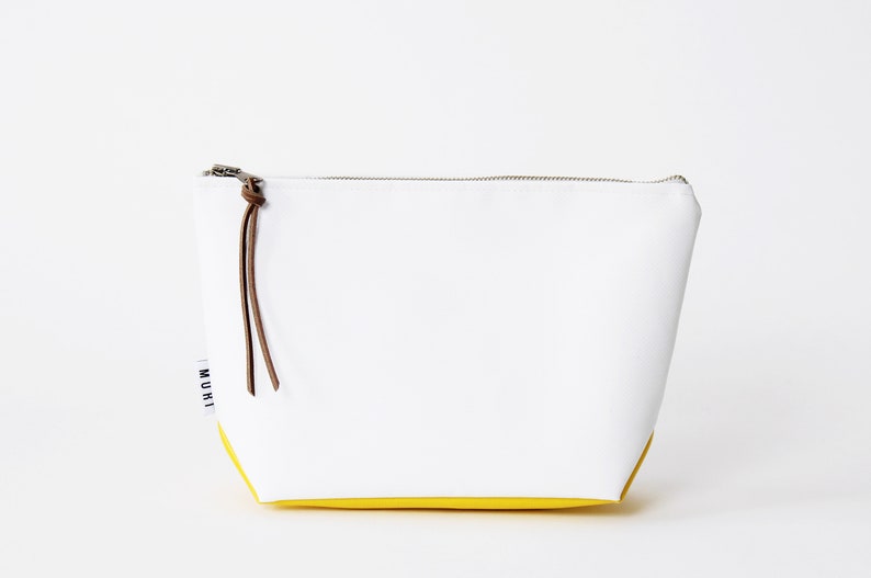 Piccola borsa da toilette, borsa impermeabile realizzata con teloni di camion, borsa per il pranzo da donna, borsa per cosmetici idrorepellente immagine 7