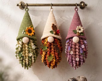 Crochet Pumpkin Gnome Pattern PDF – Curly Beard Gnome Wall Hanging, Door Hanger PDF, Fall Decor DIY