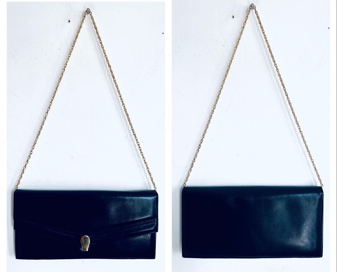 Vintage 80’s dark blue leather handbag, hipster women’s bag, chain handle bag, evening dress bag, envelope bag, foto 3 di 5