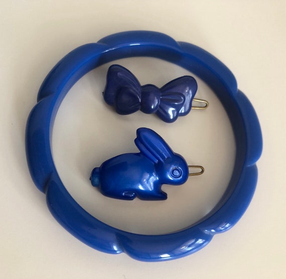 Vintage 80s blue plastic jewellery, accessories ha