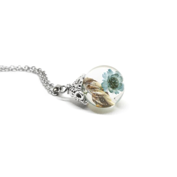Terrarium necklace - Blue flower and green plant in resin orb, trending jewelry, christmas gift idea, made in quebec
