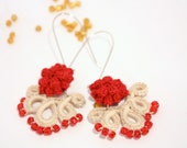 Beige and red rococo inspired dangle earrings - Crochet kidney earrings