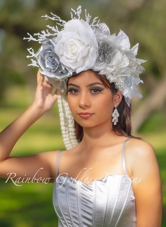 White & Silver Winter Floral Headdress, Silver Glittery Flower Headband, Ice Fairy Winter Crown, New Years Fascinator, Prom, Winter Formal