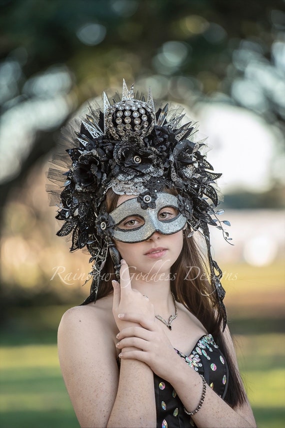 Dark Queen Gothic Black Silver Headdress, Vampiric Flower Crown, Evil Witch Crystal Rose Crown, Vampire Ball Wedding Headpiece, Masquerade