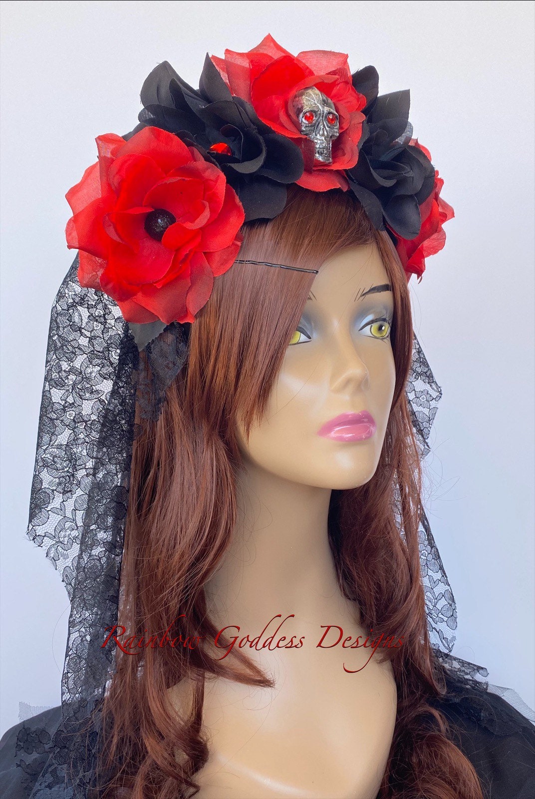 30 Red Roses Black Ribbon Crown