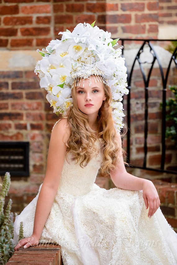 Large White Flower Headdress, Wedding Fantasy Headdress, Statement Headpiece, Flower Headpiece, Large Flower Crown, Wedding Headdress