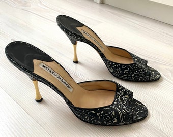 ヴィンテージ MANOLO BLAHNIK ミュール 37.5 ブラック レザー 90年代 サンダル プリント 花柄 フラワー ヒール シューズ キャリー ブラッドショー ハイヒール スティレット スライド