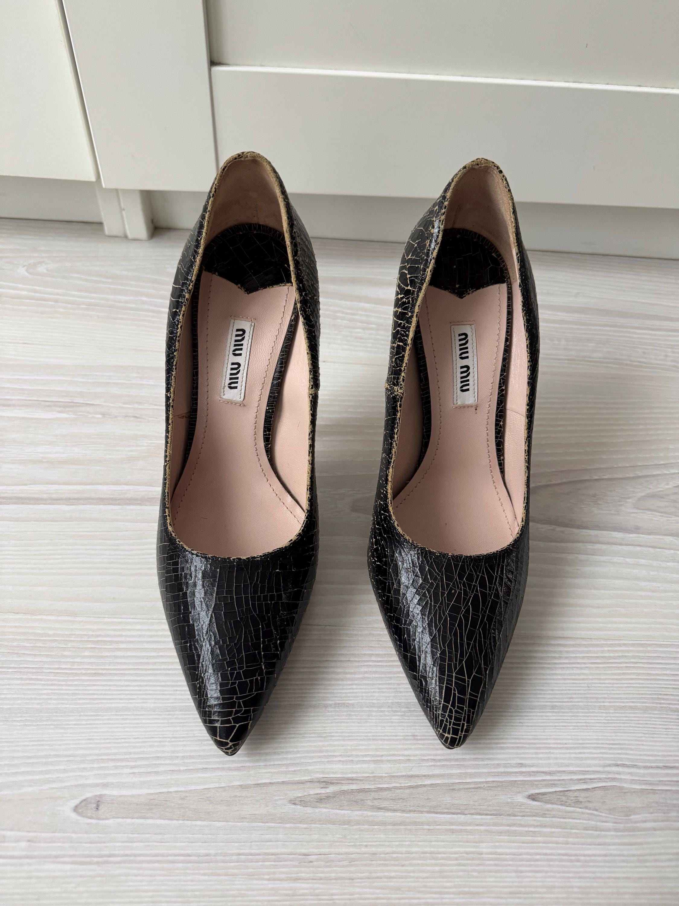 Vintage MIU MIU S/s 2013 Cracked Leather 37.5 Heels Black Pumps