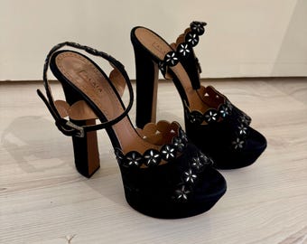 Vintage ALAIA Plateau Heels Azzedine Alaïa Wildleder 38 Schuhe Sandalen schwarz Verschönerung perforierter Kreis Scalloped Ankle Strap