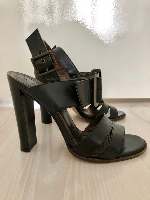 buckle sandals heels