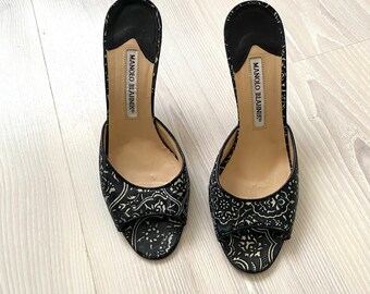 MANOLO BLAHNIK マノロブラニク　ブラックサテンミュール　37 MANOLO BLAHNIK マノロブラニク ルルム サテンミュール 黒 37