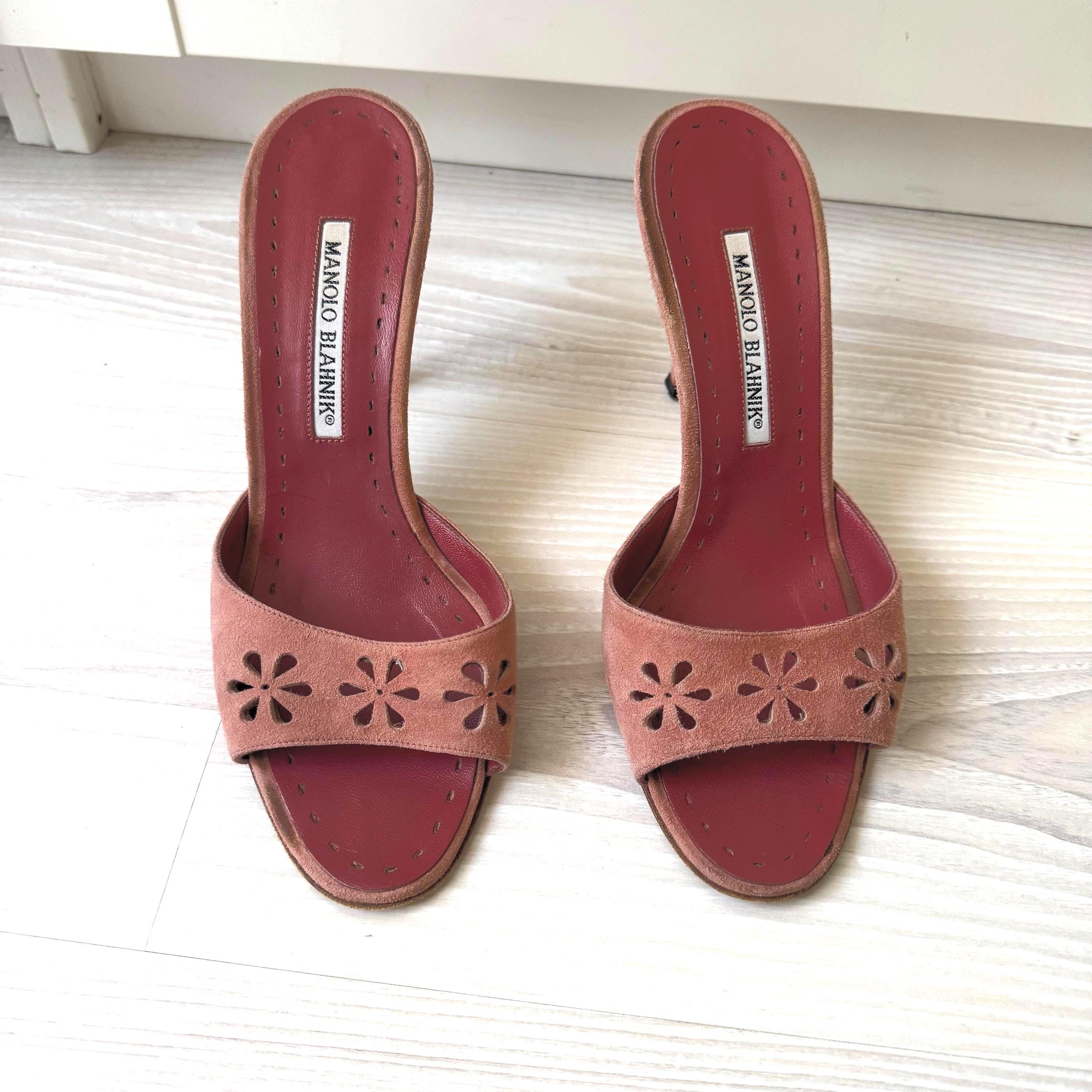 Vintage MANOLO BLAHNIK Eyelet Suede Pink Mules Shoes High Heels 38