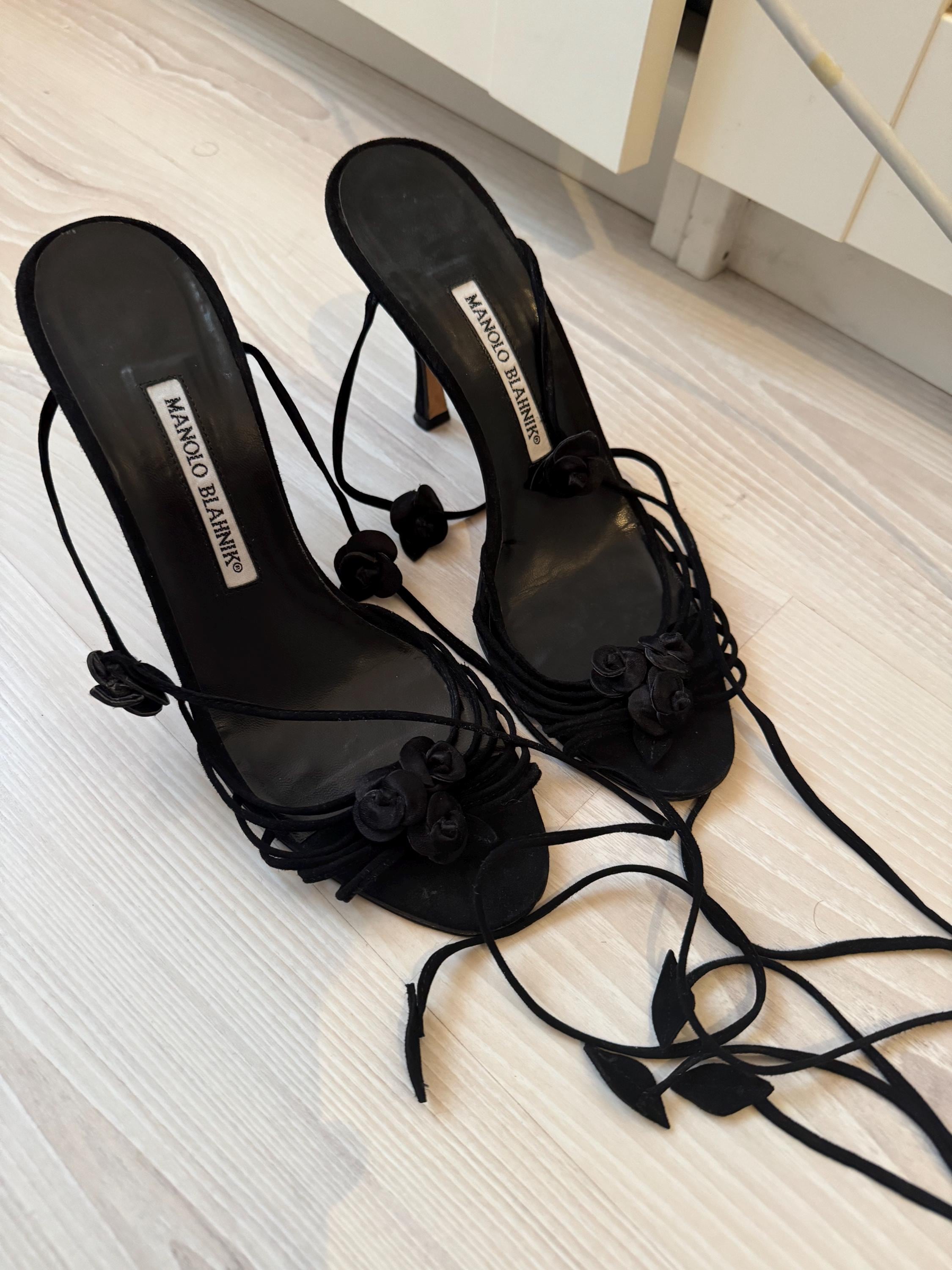 Vintage MANOLO BLAHNIK 1996 Suede Lace up Black Sandals Flower