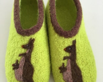 Children's felt shoe "Kangaroo". With latex sole. Colour freely selectable.