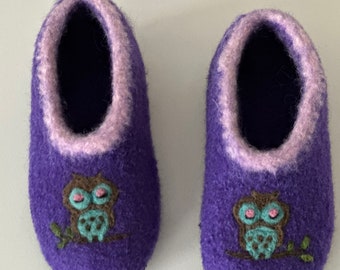 Gr. 23 - Children's slippers "OWL".  With latex sole. Felt shoes, slippers