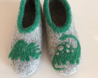 Dino slippers for children. With latex sole. Colour freely selectable.