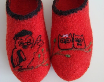 Clogs with owls, teacher owl, student owls. With latex sole. Colour freely selectable. Felt shoes, teachers & student owls