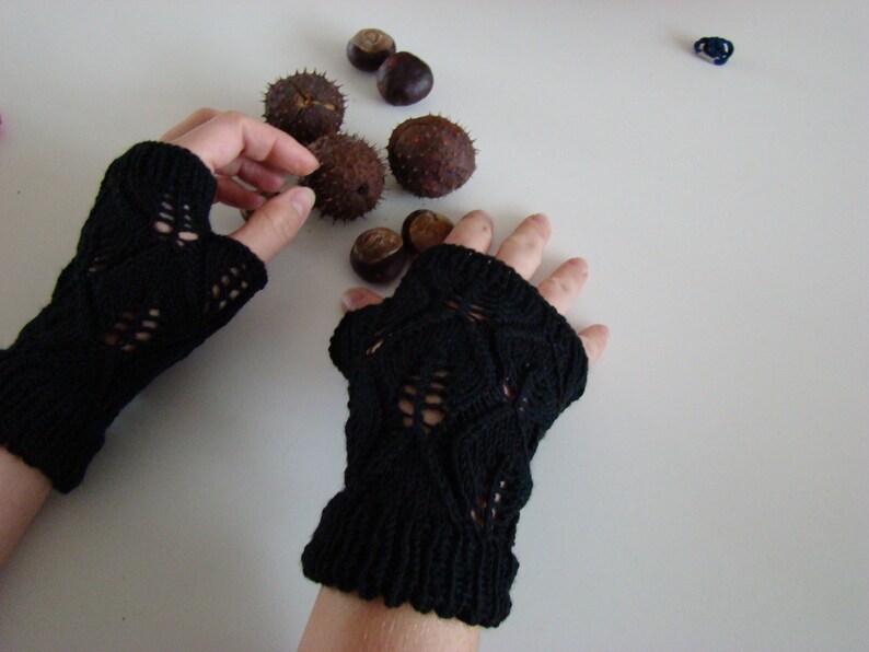 Hand cuffs, hand knitted, gloves in black with ajour pattern made of fine merino wool image 4