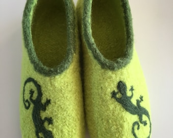 Lizards felt shoes. With latex sole. Colour freely selectable.