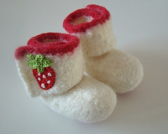 Baby felt shoes with Velcro * Strawberry