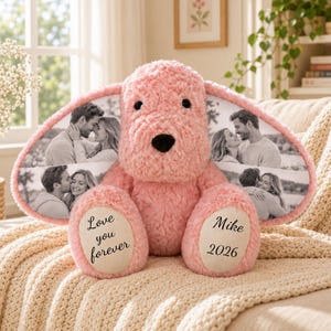 Plüschhund mit Foto, personalisiertes Stofftier mit Fotosohren und gravierter Pfote, Erinnerungsgeschenk zum Jahrestag, Gedenken oder Geburtstag
