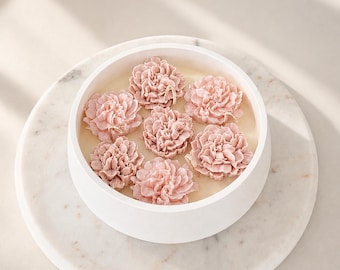 Vela artesanal de cera de soja con forma de clavel en recipiente de cerámica (17 cm de diámetro) / Vela floral de soja / Decoración para el hogar con clavel / Regalo para ella