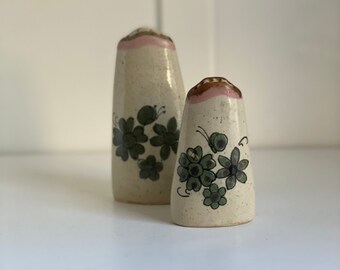 Mexican Folk Art Ceramic Tonala Salt /& Pepper Shakers-Butterfly Designs
