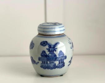 Petite Hand-Painted Oriental Porcelain Ginger Jar: Vintage Chinoiserie Blue Willow Spice Container