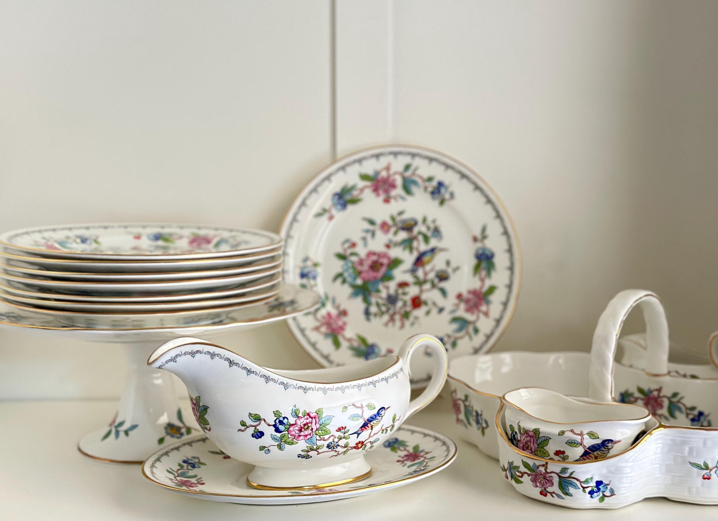 Aynsley Pembroke Strawberry Basket Set: Bone China Creamer & Sugar