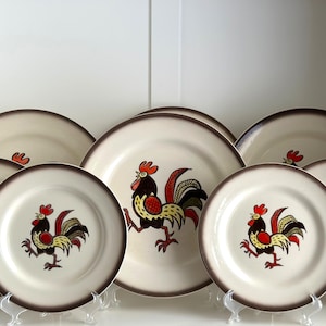 Plato vintage Metlox Poppytrail Red Rooster: Cerámica californiana pintada a mano.