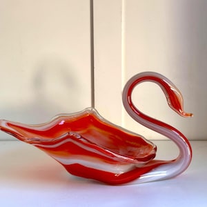 Vintage Murano Stil Rot & Weiß Glas Schwan Skulptur - Mitte des Jahrhunderts mundgeblasene Glasfigur