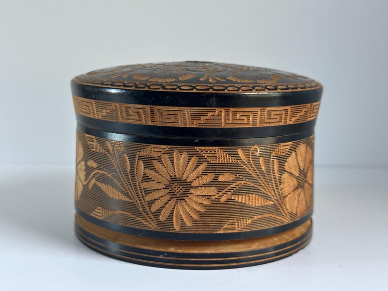 Boîte à Bijoux Vintage En Bois Sculpté – Pièce Artisanale Française Pour Ranger Bijoux Ou Petits Objets