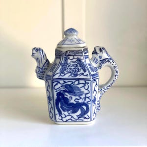 Elegante teiera in porcellana cinese dipinta a mano con drago blu e bianco - Regalo in stile cinese per gli amanti del tè