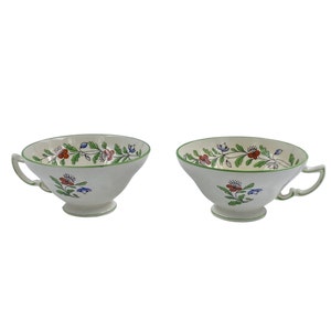 Xícara de chá vintage Mintons Bone China: padrão floral pintado à mão com detalhes em verde para S Nordlinger & Sons
