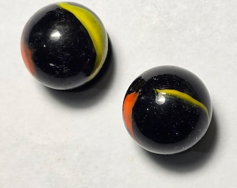 Vintage Vitro Agate Blackie knikkers, paar, geel, oranje, zwart, 0,64 inch — Verzamelbare glazen knikker JM-010