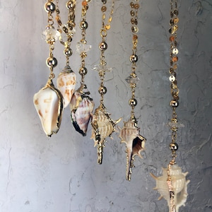 Large Seashell Quartz and Pearl Gold Layering Necklace // White Shell and Pearl Beach Mermaid Boho Sea Witch Summer Gemstone Necklace