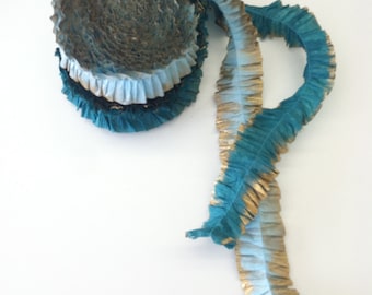 Gilded Ruffled Crepe Streamers
