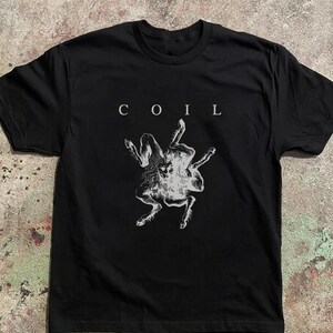 Camiseta de la banda Coil, música industrial, experimental y noise.