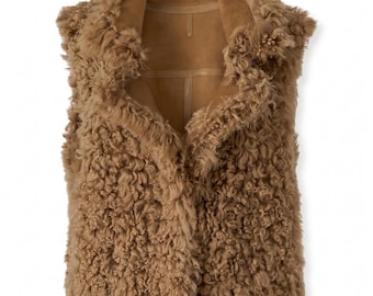 Weste aus handgefertigtem Kamelleder und Shearling