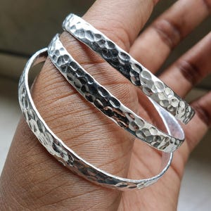 Starling Silverhamrad Armring Set med 3, Handgjorda Silverarmband, Minimalistiska Smycken, Gåva