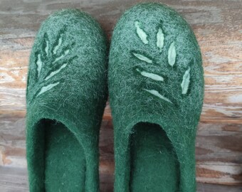 Women slip on slippers, felt wool slippers with leaf