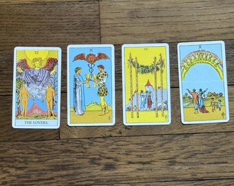 Tirada de 4 cartas y 3 preguntas