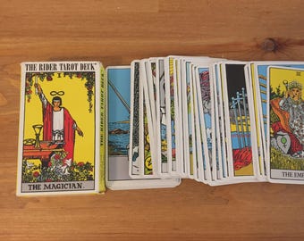 Tirada de 4 cartas: pasado, presente, futuro y lectura de consejos.