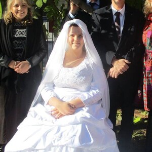 Custom Fingertip Length Chiffon Wedding Veil 2 Tier Pencil Edge