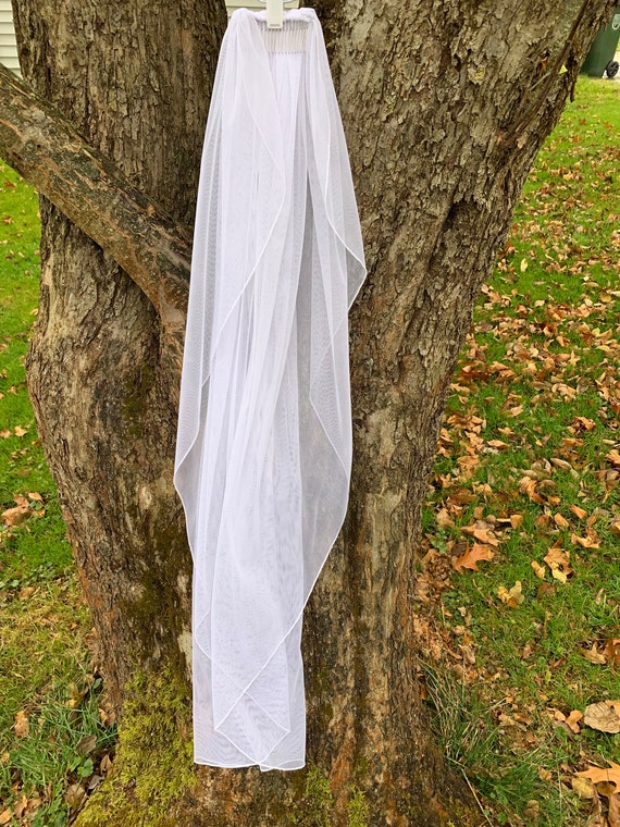 Fingertip English Net Wedding Veil Custom 1 Tier Pencil Edge  display picture 3