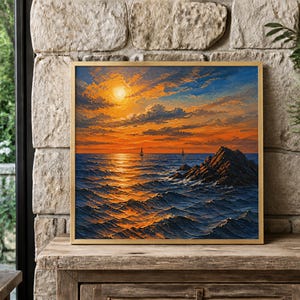Op de afbeelding: Een vierkant ingelijst olieverfschilderij met een levendige zonsondergang boven een donkerblauwe oceaan. De scène toont een heldere oranje zon, getextureerde wolken, twee kleine zeilboten aan de horizon en een grote rotsformatie in het water.