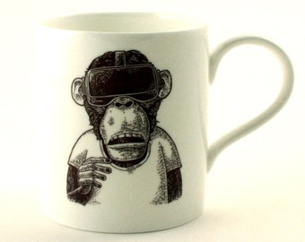 Mug singe en réalité virtuelle, tasse à café en porcelaine tendre, dessin de singe, art humoristique, mug personnalisé, cadeau pour lui, drôle