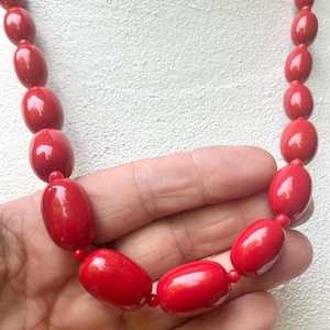 Chunky Cherry Red Resin Beaded Necklace: 1980s Retro Jewelry