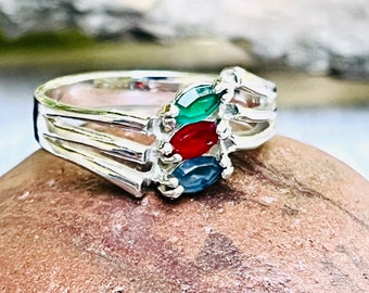 Size 10 Vintage Ring for women silver plated red green blue cubic zirconia Art Deco design Estate Ring